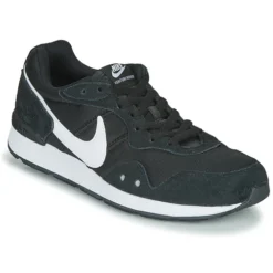 Nike VENTURE RUNNER Couleur Noir / Blanc