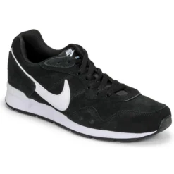 Nike VENTURE RUNNER SUEDE Couleur Noir / Blanc