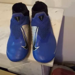 Tenis Con Tacos Para Fut Bol Para Niños. Marca Nike